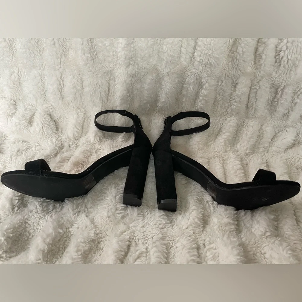 Black High Heels - Picture 5 of 6